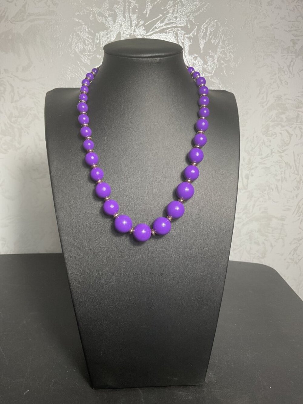 Vintage Purple Lucite Graduated Bead Statement Necklace Retro Chunky Bubblegum